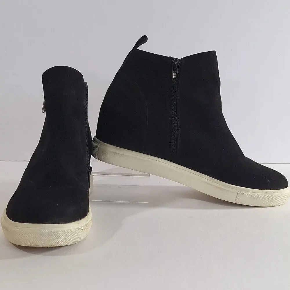 Madden Girl Black Wedge Booties sz 7.5 Faux Suede Minimalist Streetwear Zip Up